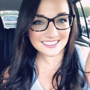 Meet your Posher, Krystel